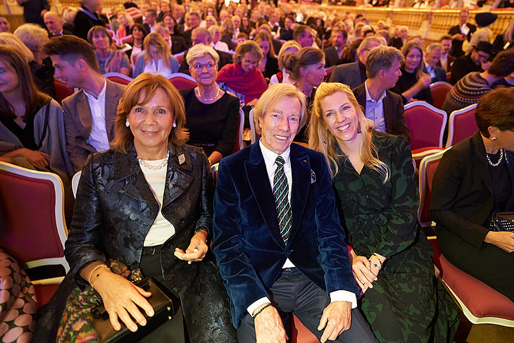 Ursula Prinzessin von Bayern, Ehemann Prinz Leopold, Tochter Prinzessin Felipa beim 27. Advents-Benefizkonzert im Cuvilliés Theater am 10. Dezember 2022 (©Foto: Jens Hartmann, BM)